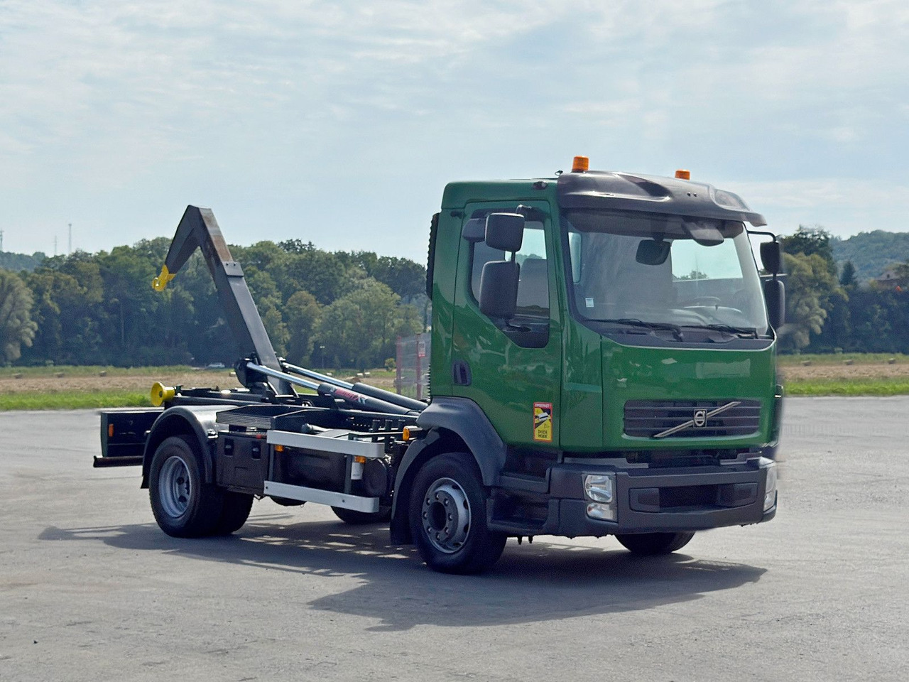 Volvo FL 280 * Abrollkipper * TOPZUSTAND - Hook lift truck: picture 2 Volvo FL 280 * Abrollkipper * TOPZUSTAND - Hook lift truck: picture 2