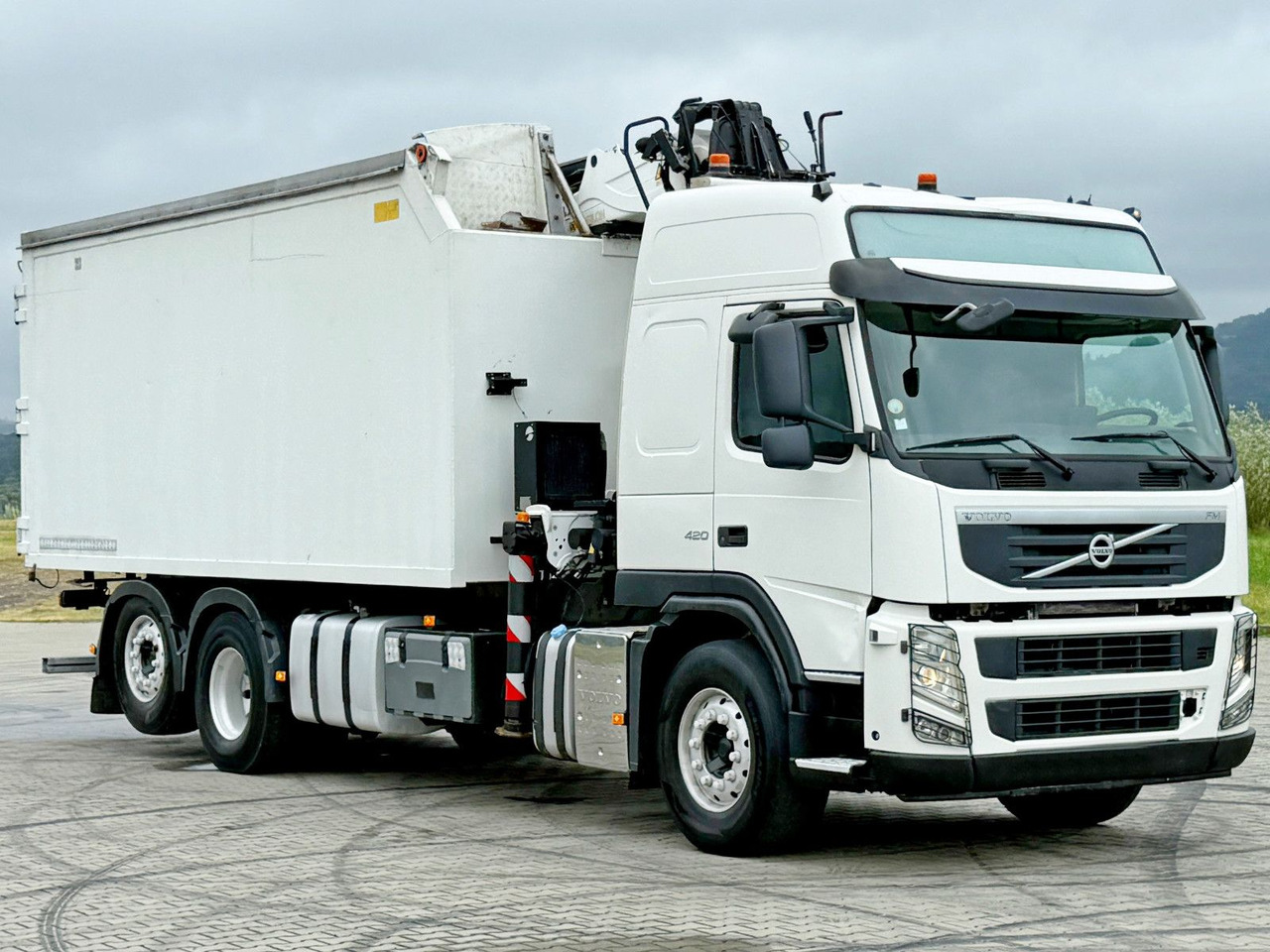 Volvo FM 420 Kipper 6,20 m * EPSILON Q150L75 *TOP - Crane truck: picture 4 Volvo FM 420 Kipper 6,20 m * EPSILON Q150L75 *TOP - Crane truck: picture 4