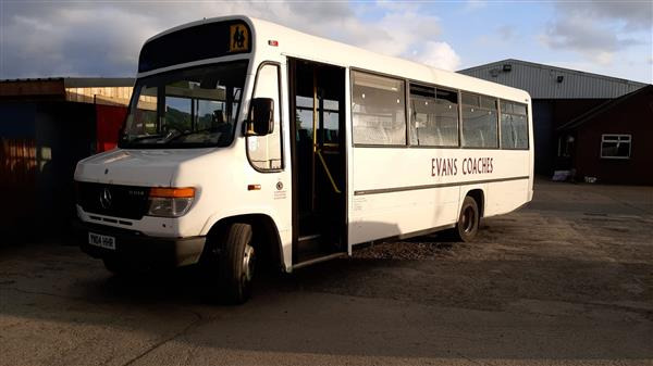 2004 Mercedes 33 seat dual purpose minicoach - Suburban bus: picture 1 2004 Mercedes 33 seat dual purpose minicoach - Suburban bus: picture 1
