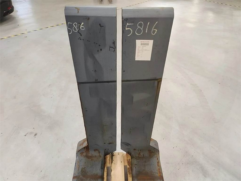 Fork Pin Type - Custom 28.000kg@1200mm // 1800x310x110m - Forks for Material handling equipment: picture 5 Fork Pin Type - Custom 28.000kg@1200mm // 1800x310x110m - Forks for Material handling equipment: picture 5
