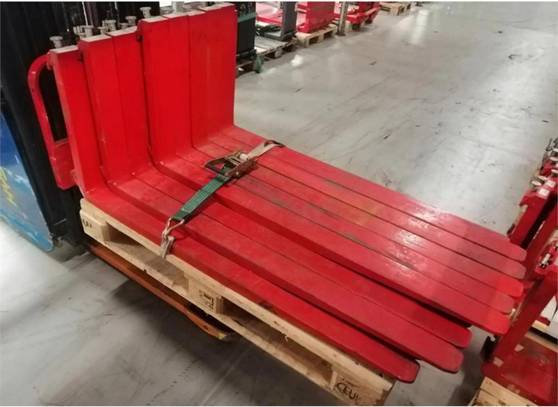 Hook ON FORKS NEW 1200X80X40 - Forks for Material handling equipment: picture 3 Hook ON FORKS NEW 1200X80X40 - Forks for Material handling equipment: picture 3
