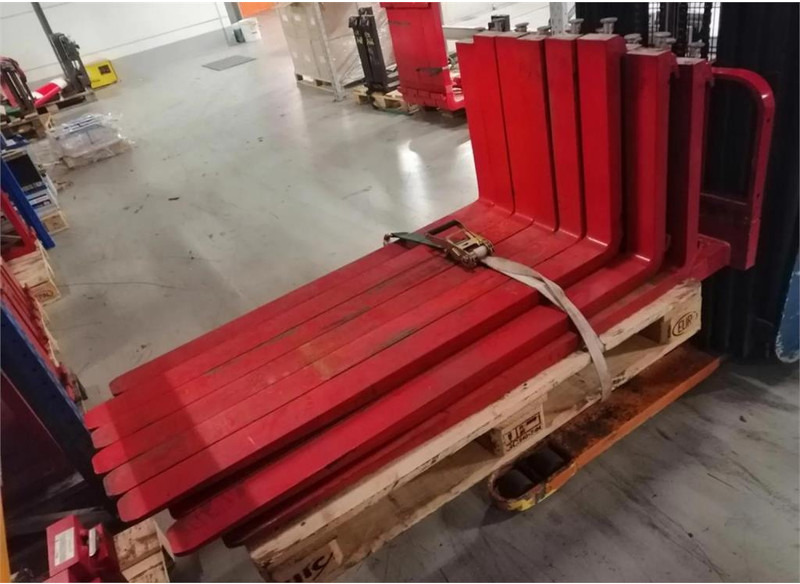 Hook ON FORKS NEW 1200X80X40 - Forks for Material handling equipment: picture 4 Hook ON FORKS NEW 1200X80X40 - Forks for Material handling equipment: picture 4