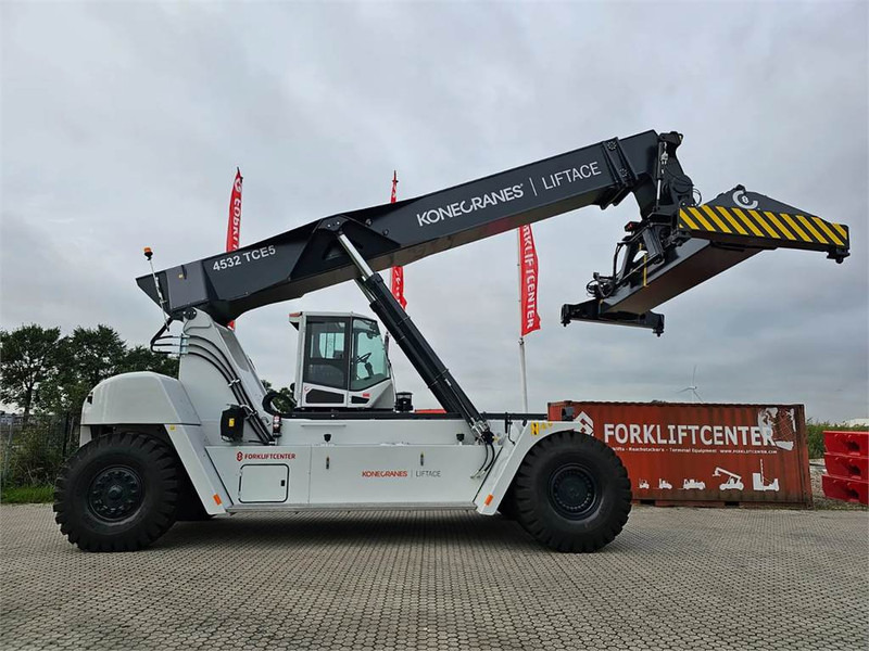 KONECRANES LIFTACE 4532 TCE5 - Reach stacker: picture 1 KONECRANES LIFTACE 4532 TCE5 - Reach stacker: picture 1