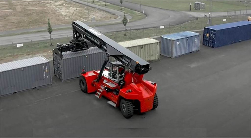 Kalmar DRU450-62S5 - Reach stacker: picture 3 Kalmar DRU450-62S5 - Reach stacker: picture 3