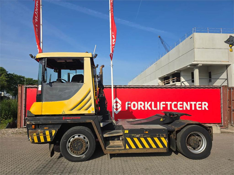 Terberg RT223 4x4 - Terminal tractor: picture 4 Terberg RT223 4x4 - Terminal tractor: picture 4