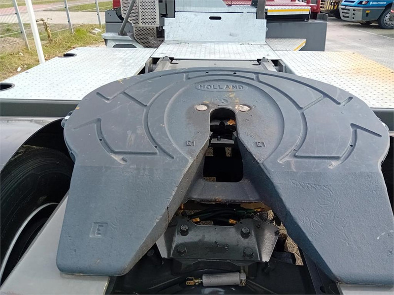 Terberg YT220 - Terminal tractor: picture 2 Terberg YT220 - Terminal tractor: picture 2