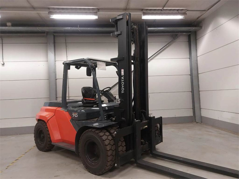 Toyota 8FD70F - Diesel forklift: picture 3 Toyota 8FD70F - Diesel forklift: picture 3