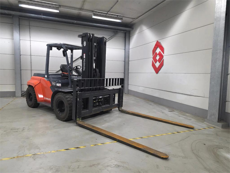 Toyota 8FD70F - Diesel forklift: picture 4 Toyota 8FD70F - Diesel forklift: picture 4
