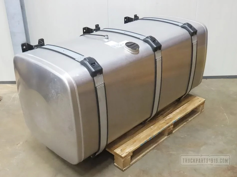 MAN Fuel System Brandstoftank + steunen 710L - Fuel tank for Truck: picture 1 MAN Fuel System Brandstoftank + steunen 710L - Fuel tank for Truck: picture 1