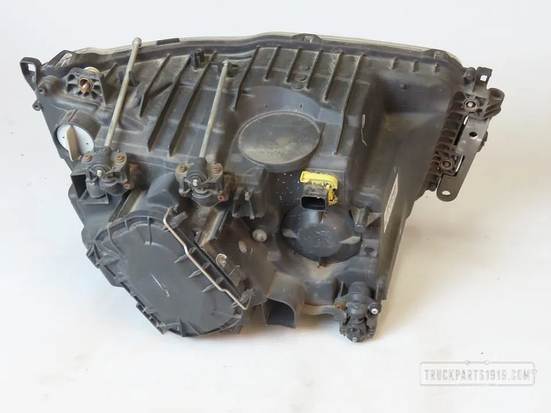 Mercedes-Benz MB A 9608201839 | Koplamp Li. MP4 - Headlight for Truck: picture 2 Mercedes-Benz MB A 9608201839 | Koplamp Li. MP4 - Headlight for Truck: picture 2