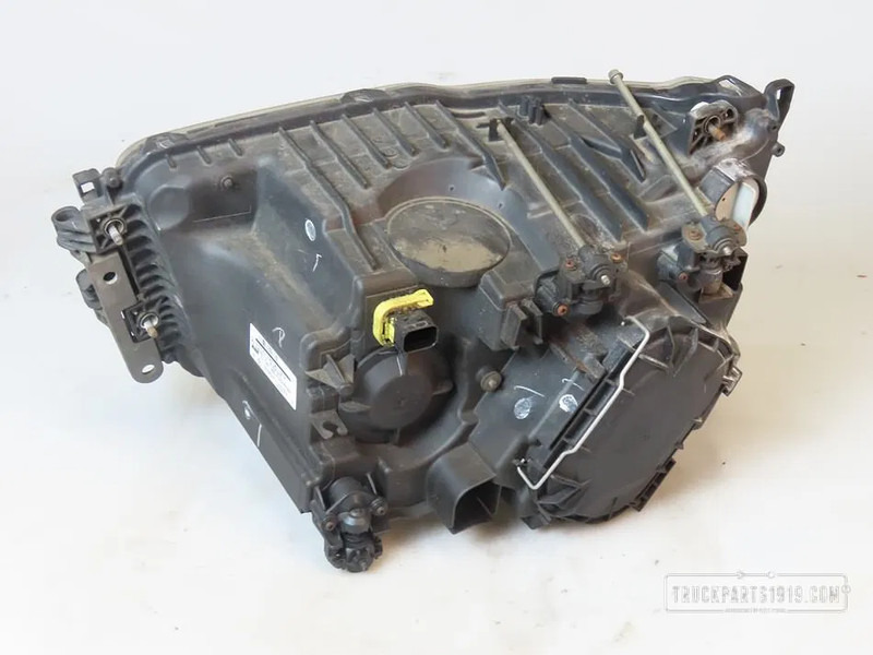 Mercedes-Benz MB A 9608201939 | Lighting Koplamp Re. MP4 - Headlight for Truck: picture 2 Mercedes-Benz MB A 9608201939 | Lighting Koplamp Re. MP4 - Headlight for Truck: picture 2