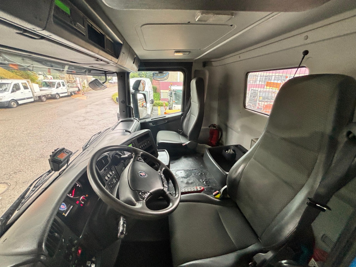 SCANIA G450 LB 6x2 - Skip loader truck: picture 4 SCANIA G450 LB 6x2 - Skip loader truck: picture 4
