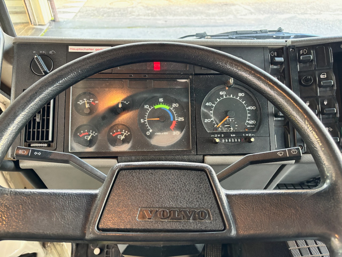 VOLVO FL6H615 - Tractor truck: picture 5 VOLVO FL6H615 - Tractor truck: picture 5