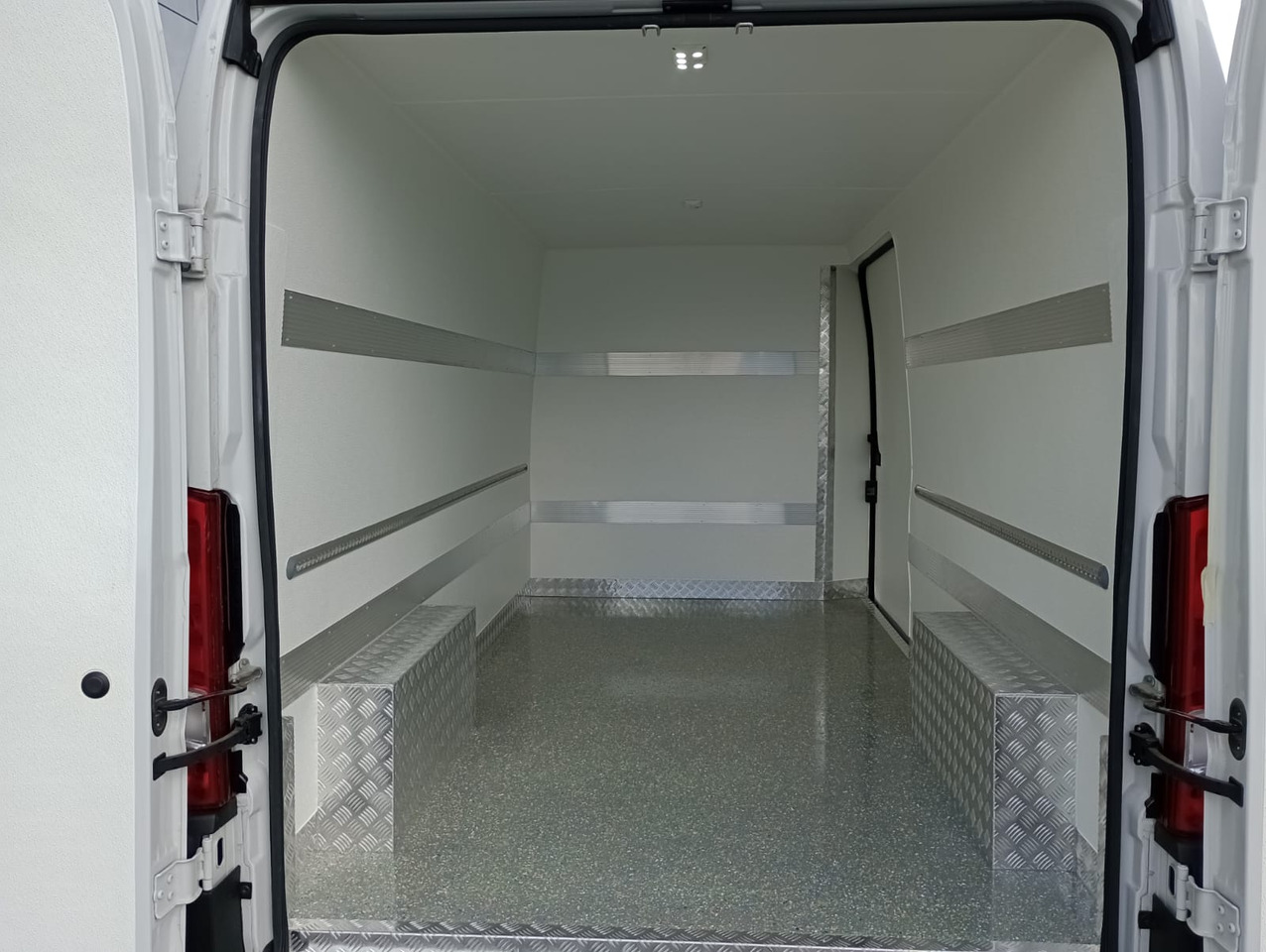 Fiat Ducato 140 L3H2 Kühlkasten - Refrigerated delivery van: picture 1 Fiat Ducato 140 L3H2 Kühlkasten - Refrigerated delivery van: picture 1