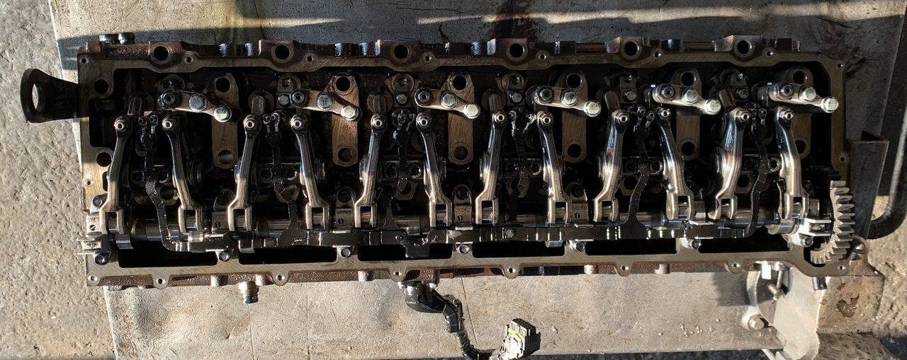 CYLINDER HEAD ASSEMBLY COMPLETE(INCLUDING CAMSHAFT) MAN TGA-TGS D2066 - Cylinder head for Truck: picture 1 CYLINDER HEAD ASSEMBLY COMPLETE(INCLUDING CAMSHAFT) MAN TGA-TGS D2066 - Cylinder head for Truck: picture 1