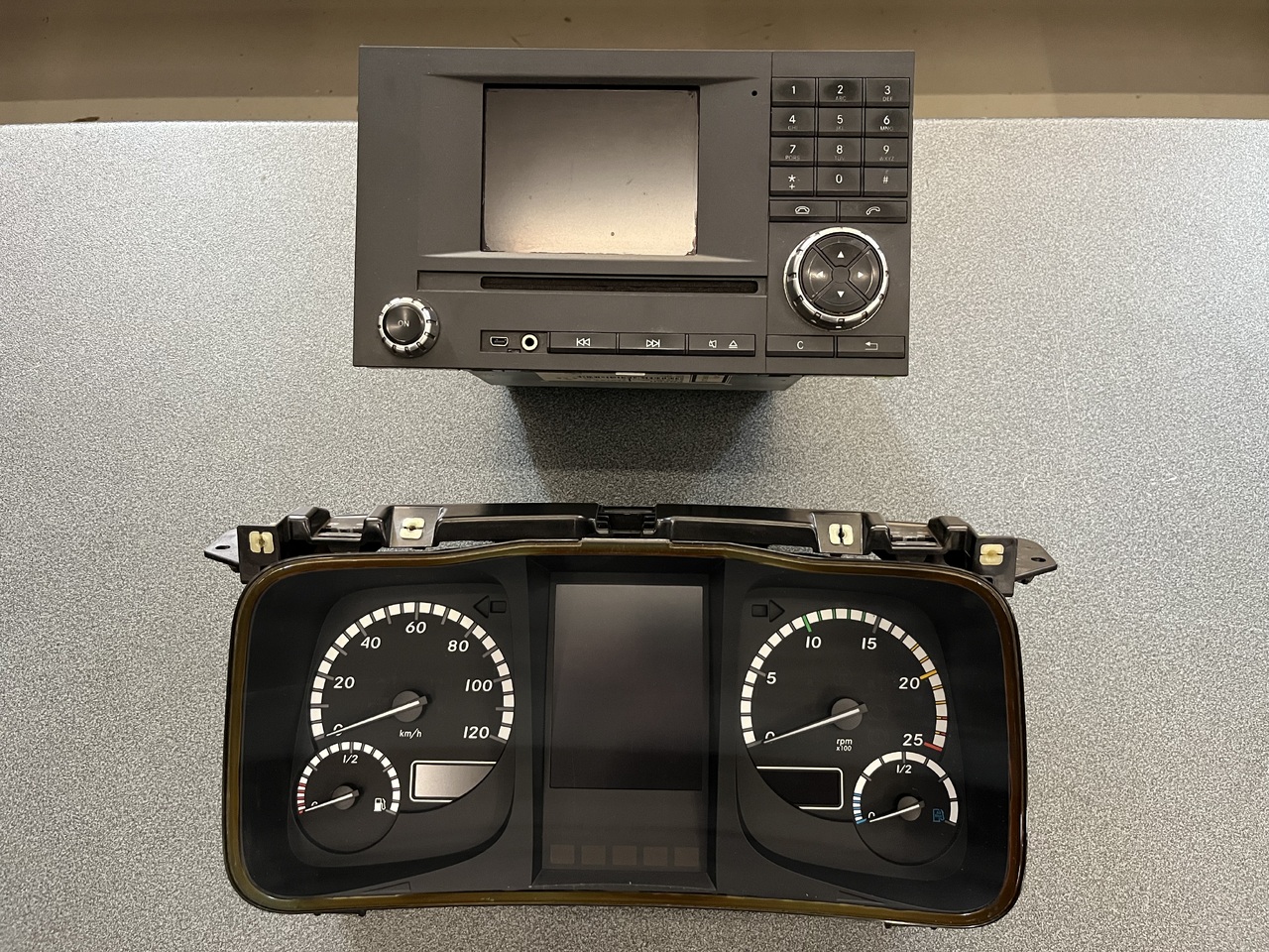 MERCEDES-BENZ ACTROS MP2-MP3-MP4 ELECTRONIC INSTRUMENT - Tachograph for Truck: picture 3 MERCEDES-BENZ ACTROS MP2-MP3-MP4 ELECTRONIC INSTRUMENT - Tachograph for Truck: picture 3