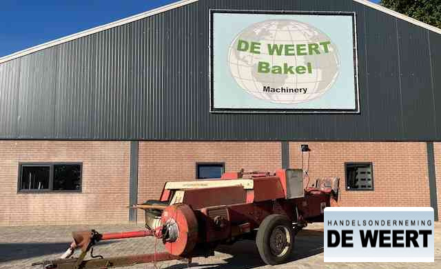 International 440 - Square baler: picture 2 International 440 - Square baler: picture 2