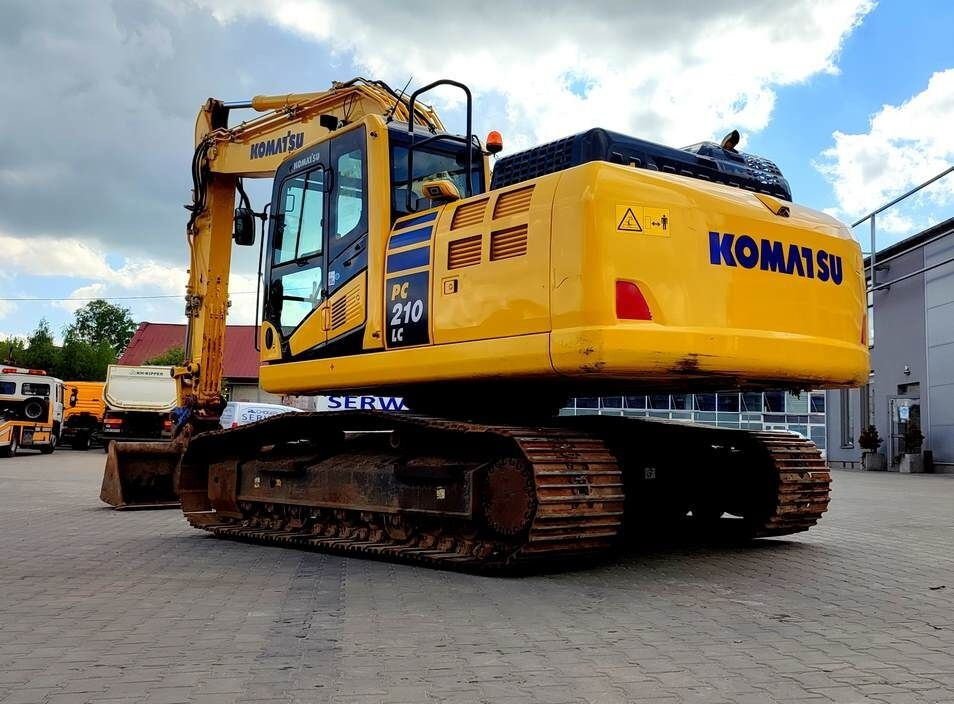 Komatsu PC210LC-11 - Crawler excavator: picture 2 Komatsu PC210LC-11 - Crawler excavator: picture 2