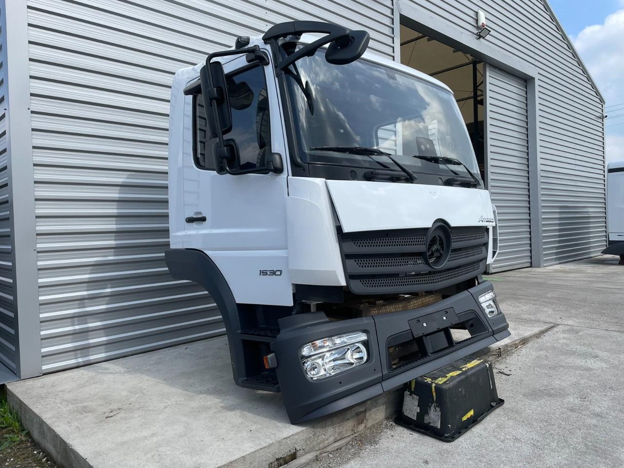 MB ATEGO CABINE EURO 6 TUNEL VOOR 6 CYL.MOTOR INCL. SEAT 000074A - Cab for Truck: picture 4 MB ATEGO CABINE EURO 6 TUNEL VOOR 6 CYL.MOTOR INCL. SEAT 000074A - Cab for Truck: picture 4