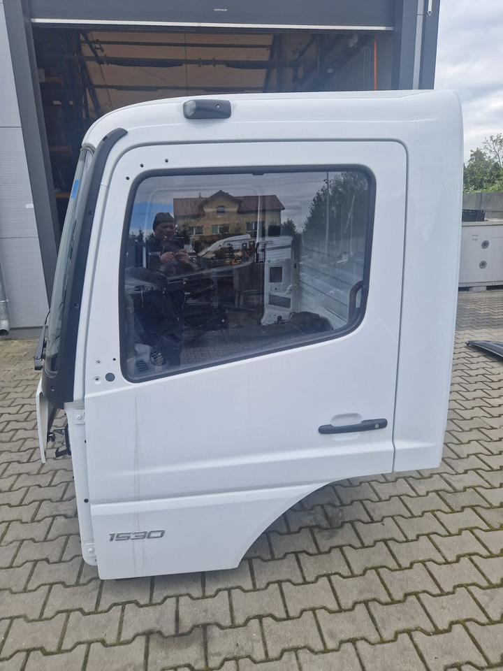 MB ATEGO CABINE EURO 6 TUNEL VOOR 6 CYL.MOTOR WITHOUT SEAT 000074 - Cab for Truck: picture 4 MB ATEGO CABINE EURO 6 TUNEL VOOR 6 CYL.MOTOR WITHOUT SEAT 000074 - Cab for Truck: picture 4