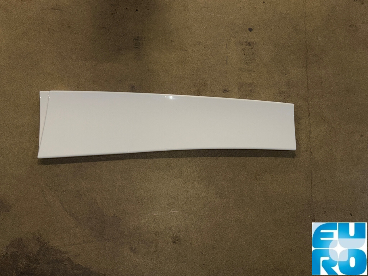 VOLVO FH4 DEFLECTOR RECHTS GEBRUIKT 84203637U - Fender for Truck: picture 1 VOLVO FH4 DEFLECTOR RECHTS GEBRUIKT 84203637U - Fender for Truck: picture 1