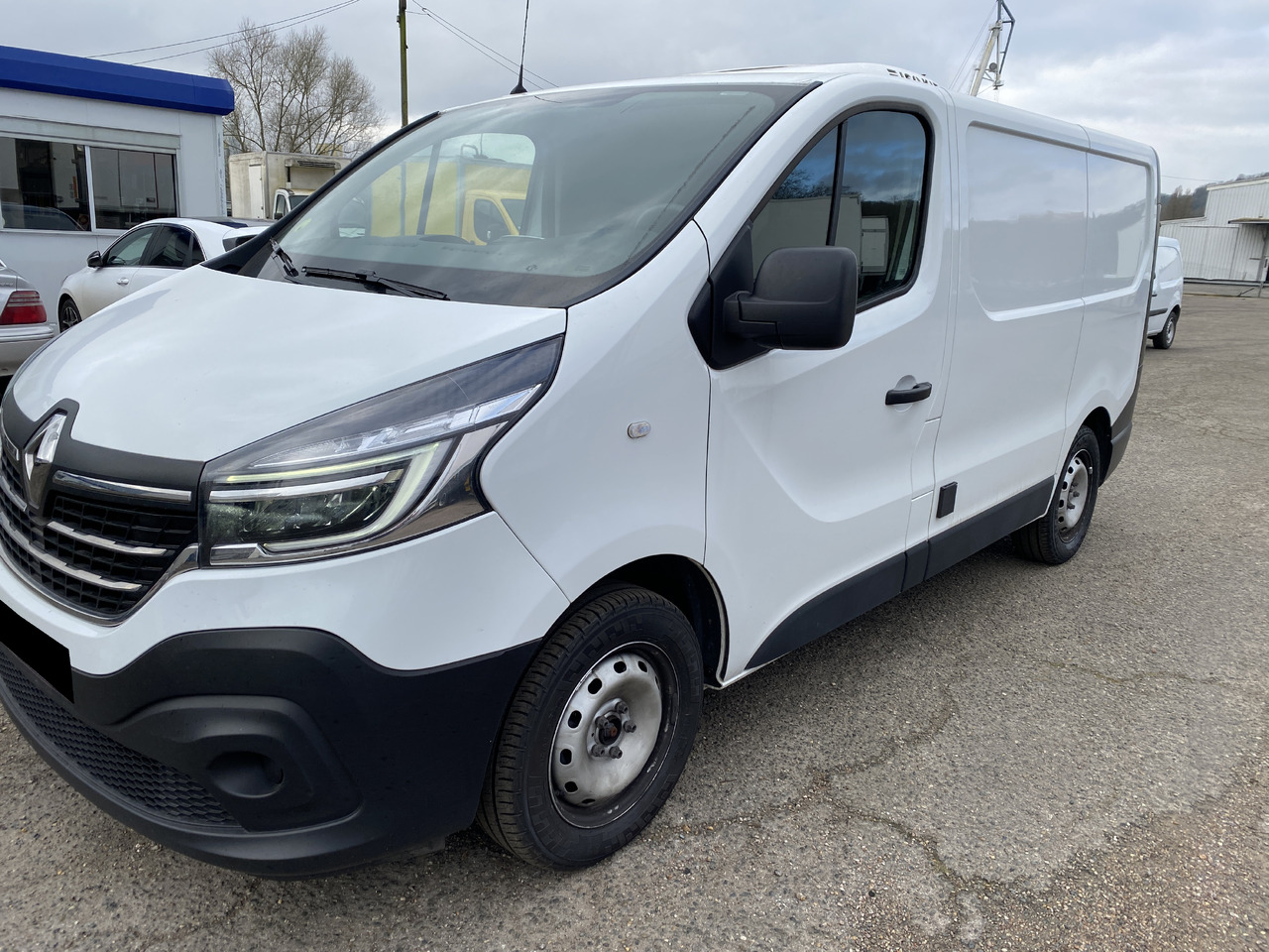 RENAULT TRAFIC FRIGORIFIQUE PORTE LATERALE - Refrigerated delivery van: picture 1 RENAULT TRAFIC FRIGORIFIQUE PORTE LATERALE - Refrigerated delivery van: picture 1
