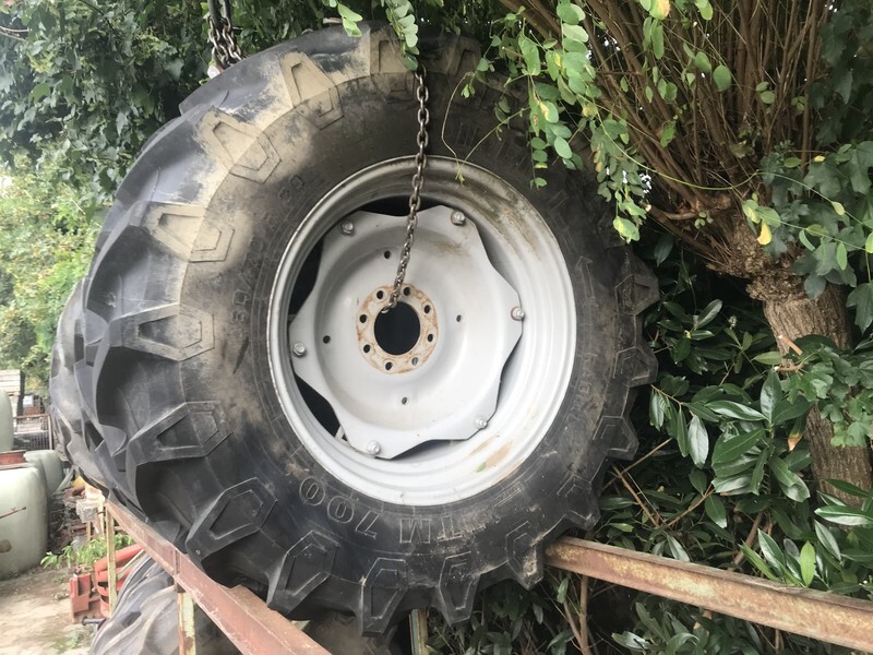 480/70R30 stel wielen - Wheel and tire package for Agricultural machinery: picture 2 480/70R30 stel wielen - Wheel and tire package for Agricultural machinery: picture 2