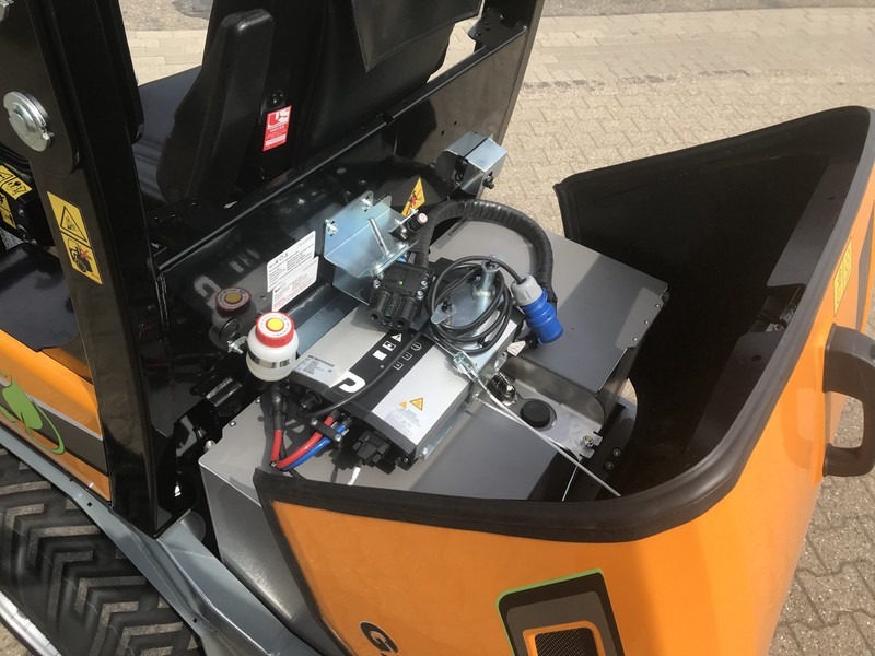 Giant G2200E - Compact loader: picture 5 Giant G2200E - Compact loader: picture 5