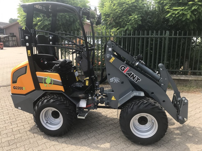 Giant G2200E - Compact loader: picture 1 Giant G2200E - Compact loader: picture 1