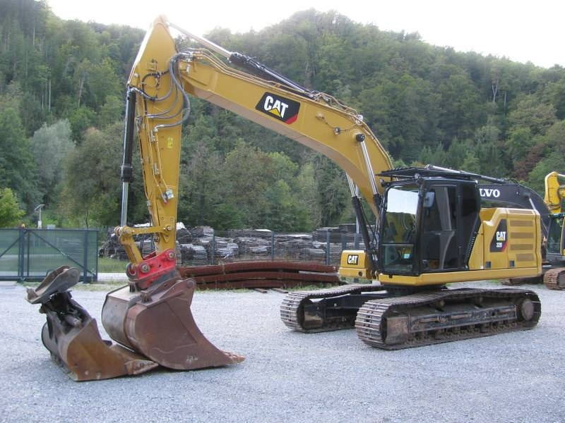 CAT 320 vsa oprema 3 žlice 6.815 delovnih ur - Crawler excavator: picture 1 CAT 320 vsa oprema 3 žlice 6.815 delovnih ur - Crawler excavator: picture 1