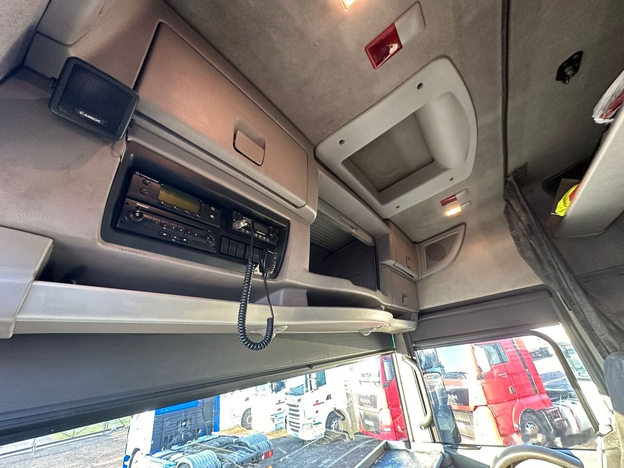 Refrigerator truck Renault Magnum 500: picture 12 Refrigerator truck Renault Magnum 500: picture 12