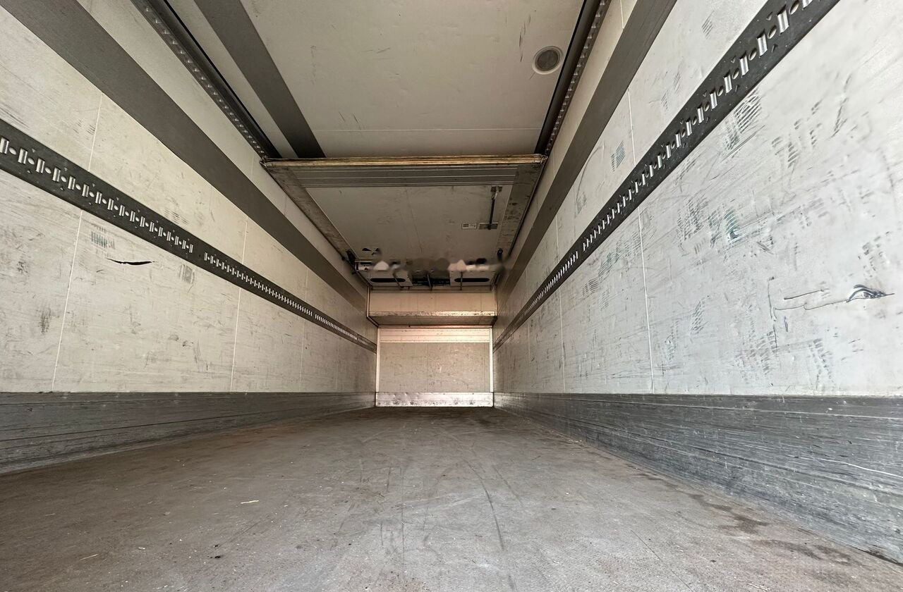 Refrigerator truck Renault Magnum 500: picture 16 Refrigerator truck Renault Magnum 500: picture 16