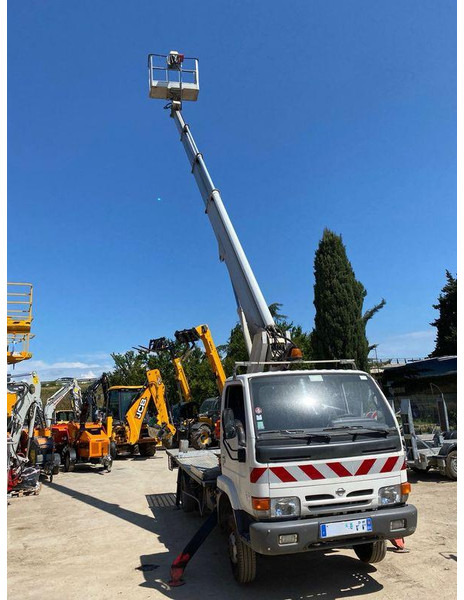 Nissan Cabstar Lifting basket 22 m - Commercial truck: picture 1 Nissan Cabstar Lifting basket 22 m - Commercial truck: picture 1