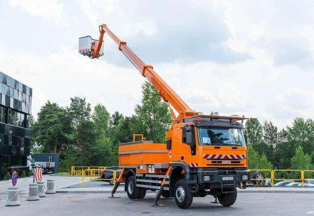 Iveco CURSOR 240 4x4 RUTHMANN T225 22,5 Meters Lift - Truck with aerial platform: picture 3 Iveco CURSOR 240 4x4 RUTHMANN T225 22,5 Meters Lift - Truck with aerial platform: picture 3