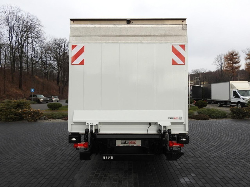 Refrigerated delivery van Iveco DAILY 70C17 CHŁODNIA 0*C WINDA 9 PALET ZASILANIE 230V TEMPOMAT K: picture 11