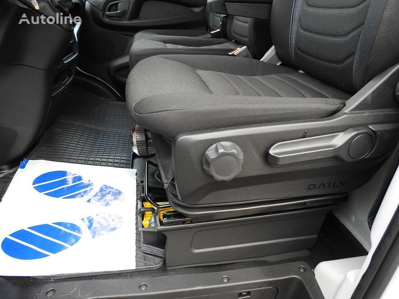 Refrigerated delivery van Iveco Daily: picture 17