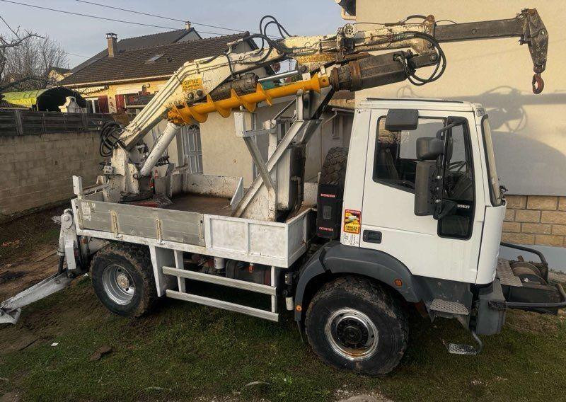 Iveco - Drilling crane truck 4x4 - Drilling machine: picture 1 Iveco - Drilling crane truck 4x4 - Drilling machine: picture 1