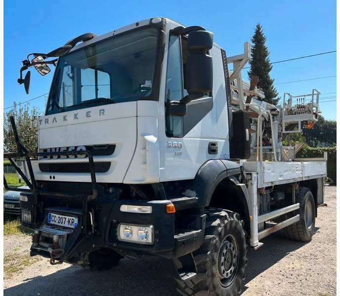 Iveco Trakker 360 - Drilling crane truck 4x4 - Drilling machine: picture 1 Iveco Trakker 360 - Drilling crane truck 4x4 - Drilling machine: picture 1