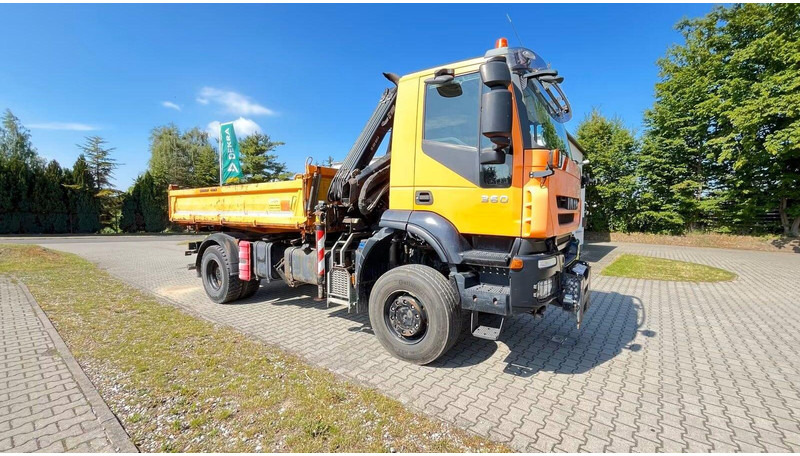Iveco Trakker 360 EEV - 3 way tipper + crane - Tipper, Crane truck: picture 1 Iveco Trakker 360 EEV - 3 way tipper + crane - Tipper, Crane truck: picture 1