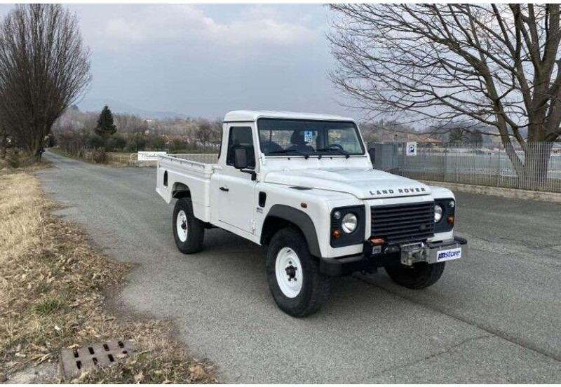Land Rover Defender 110 - 2.2 Td4 4x4 Platós - Open body delivery van: picture 2 Land Rover Defender 110 - 2.2 Td4 4x4 Platós - Open body delivery van: picture 2