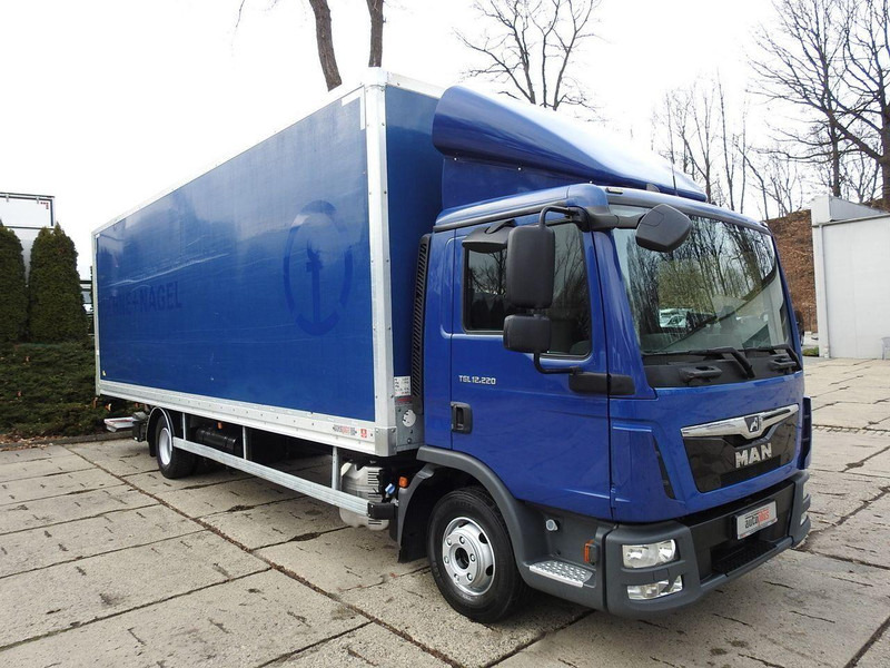 MAN TGL 12.220 KONTENER WINDA 18 PALET TEMPOMAT KLIMATYZACJA PNEUMAT - Box truck: picture 4 MAN TGL 12.220 KONTENER WINDA 18 PALET TEMPOMAT KLIMATYZACJA PNEUMAT - Box truck: picture 4