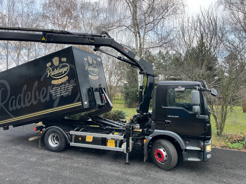 MAN TGM 15.250 Hoof lift + Crane - Hook lift truck, Crane truck: picture 1 MAN TGM 15.250 Hoof lift + Crane - Hook lift truck, Crane truck: picture 1