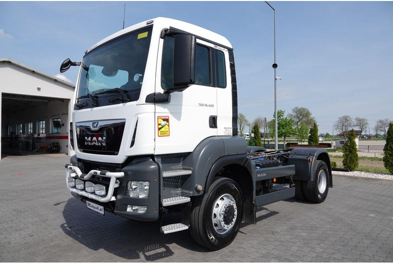 MAN TGS 18.420 / 4X4 /  RAMA DŁ. 5,6 M / NAVI / DO ZABUDOWY / SPROWA - Cab chassis truck: picture 3 MAN TGS 18.420 / 4X4 /  RAMA DŁ. 5,6 M / NAVI / DO ZABUDOWY / SPROWA - Cab chassis truck: picture 3