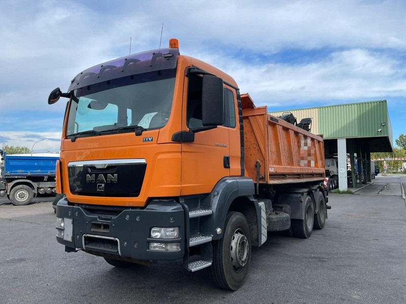 MAN TGS 26.360 Tipper + Crane Jonsered J 1090 - Tipper, Crane truck: picture 1 MAN TGS 26.360 Tipper + Crane Jonsered J 1090 - Tipper, Crane truck: picture 1