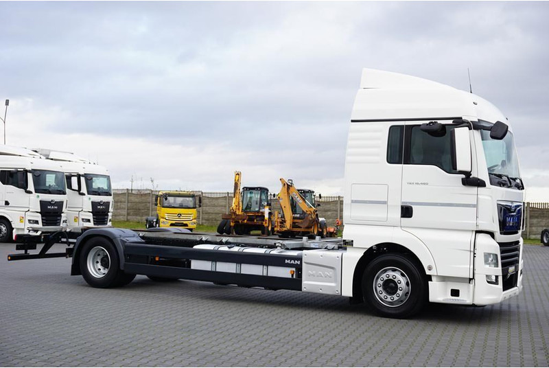 MAN TGX / 18.460 / ACC / E 6 / XLX / BDF / 7,15 M , 7,45 M - Cab chassis truck: picture 4 MAN TGX / 18.460 / ACC / E 6 / XLX / BDF / 7,15 M , 7,45 M - Cab chassis truck: picture 4