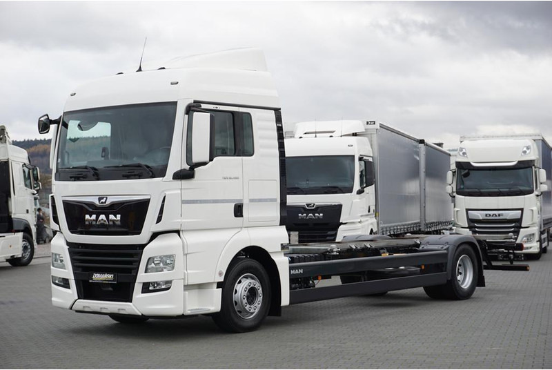 MAN TGX / 18.460 / ACC / E 6 / XLX / BDF / 7,15 M , 7,45 M - Cab chassis truck: picture 2 MAN TGX / 18.460 / ACC / E 6 / XLX / BDF / 7,15 M , 7,45 M - Cab chassis truck: picture 2
