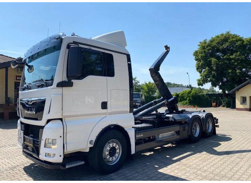 MAN TGX 26.440 - Hook lift truck: picture 1 MAN TGX 26.440 - Hook lift truck: picture 1