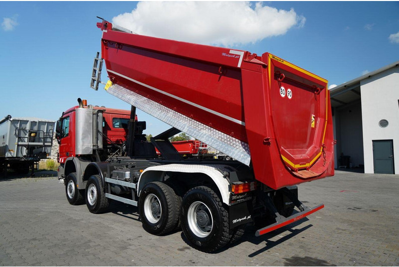 Mercedes-Benz ACTROS 4141 / 8X6 / WYWROTKA TYLNOZSYPOWA / MEILLER KIPPER 5.3M - Tipper: picture 5 Mercedes-Benz ACTROS 4141 / 8X6 / WYWROTKA TYLNOZSYPOWA / MEILLER KIPPER 5.3M - Tipper: picture 5