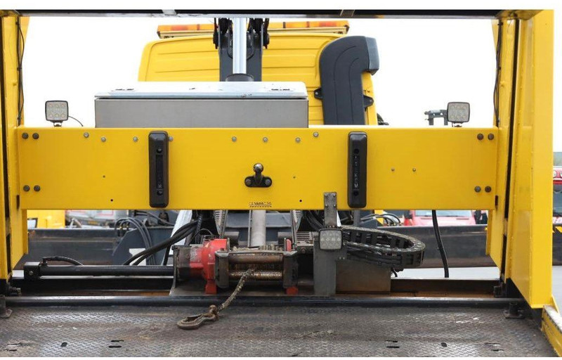 Autotransporter truck Mercedes-Benz Actros 2532 Vehicle transporter + crane Hiab 477EP-5 HiPro 6x2: picture 12