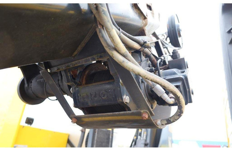 Autotransporter truck Mercedes-Benz Actros 2532 Vehicle transporter + crane Hiab 477EP-5 HiPro 6x2: picture 14